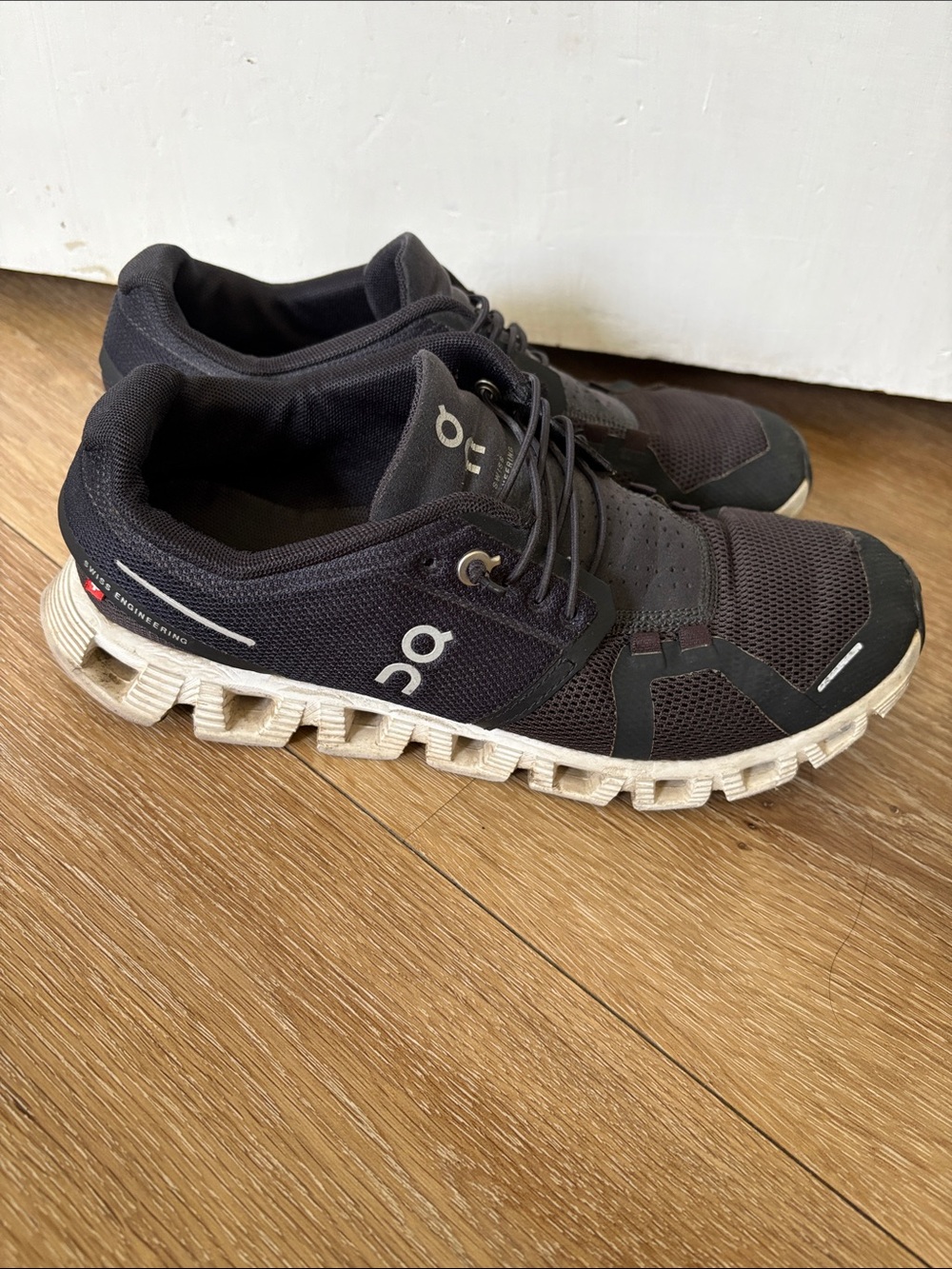 On Running Men's Cloud Athletic Shoes - Black/White